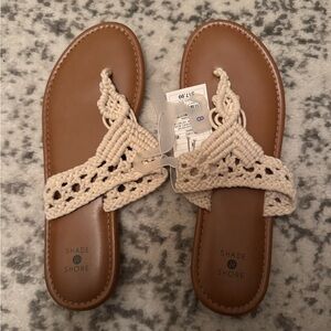 Shade & Shore Women's Cream and Tan Sandals